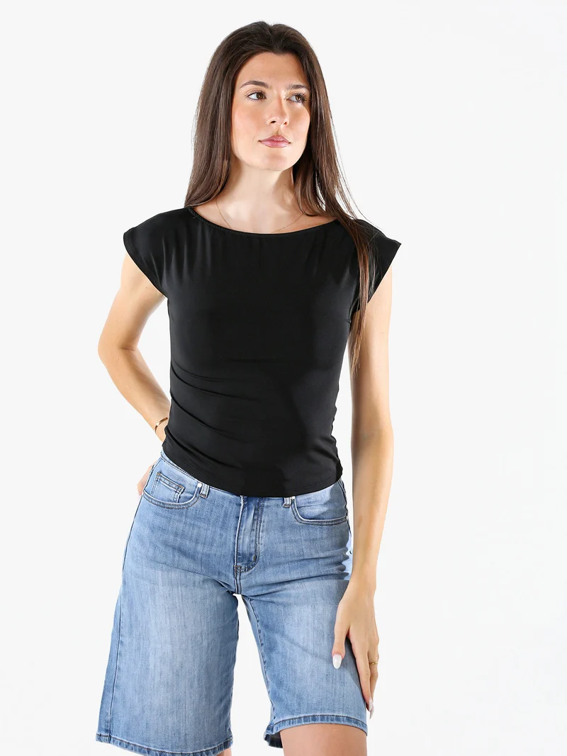 Top donna con scollo a barca e maniche corte - nero