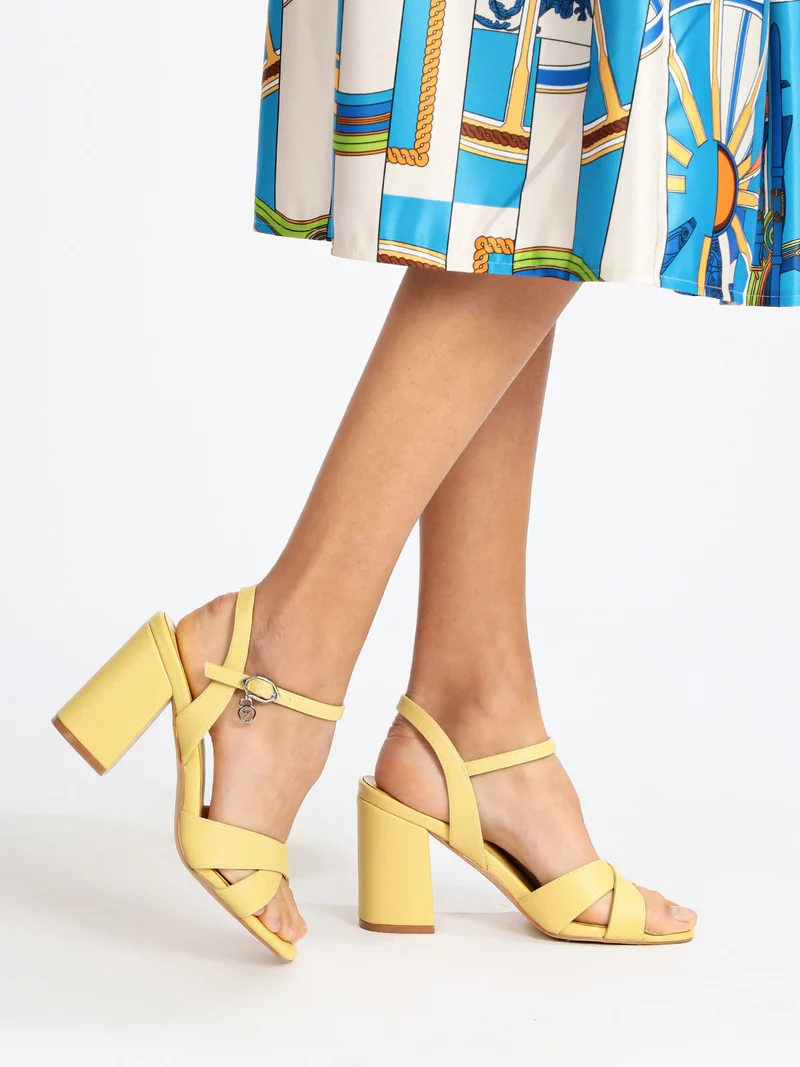 Sandali donna con tacco - giallo