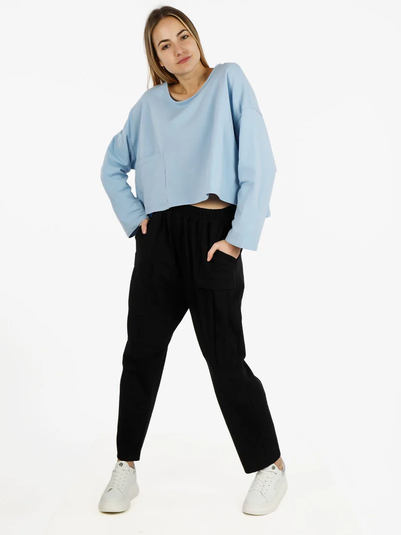 T-shirt cropped da donna con tasca - azzurro