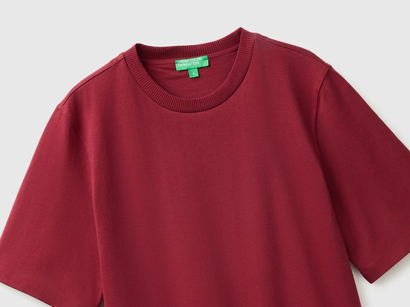 Kastenförmig geschnittenes T-Shirt aus 100 % Baumwolle