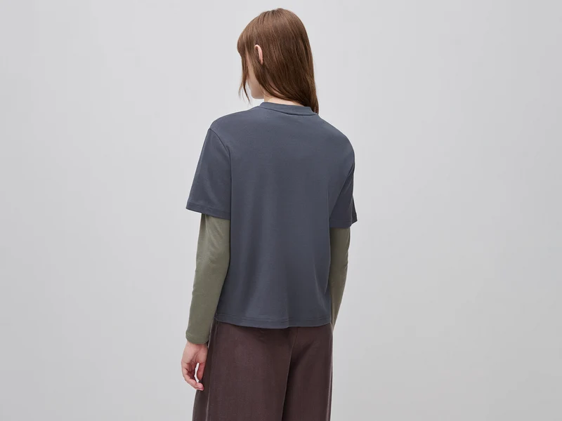 Übergroßes T-Shirt mit Stickerei