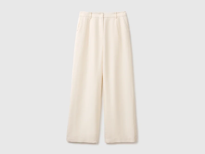 Hochgeschnittene Hose aus reinem Leinen