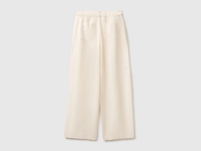 Hochgeschnittene Hose aus reinem Leinen