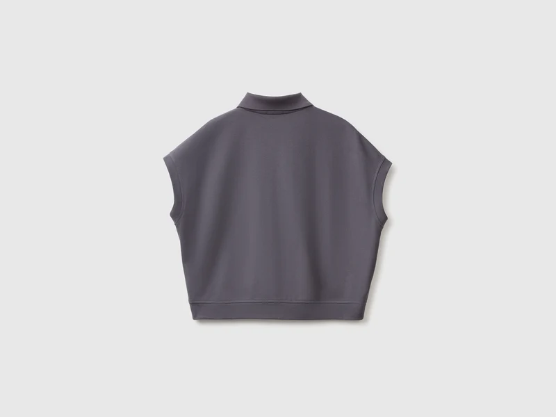 Ärmelloses Poloshirt mit Stickerei