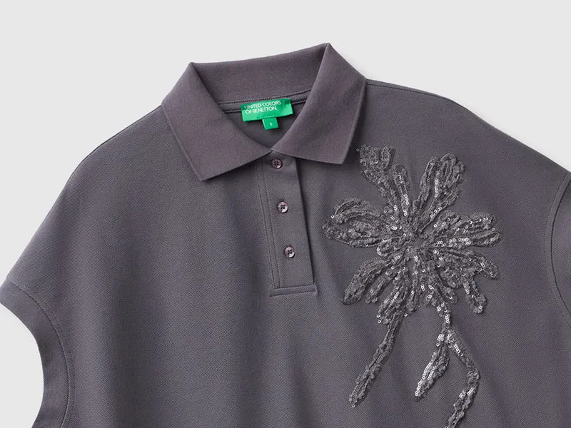 Ärmelloses Poloshirt mit Stickerei
