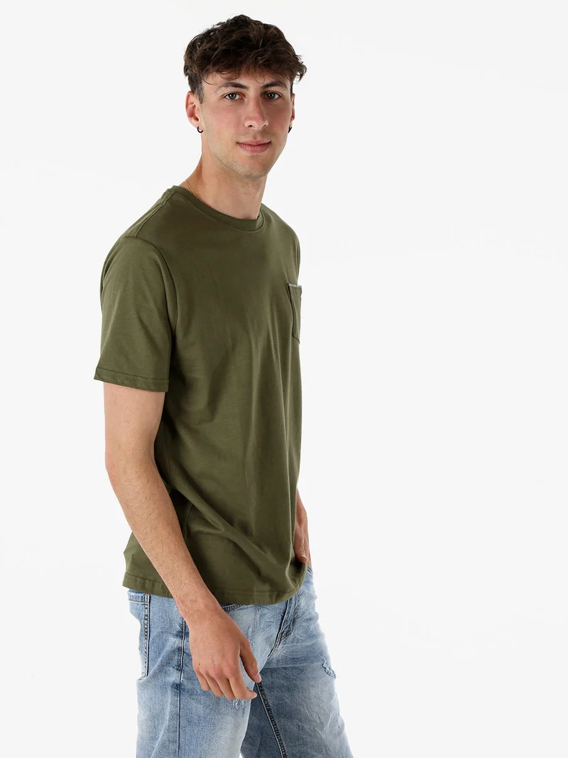 T-shirt da uomo in cotone con taschino - militare
