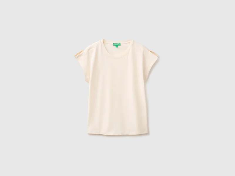T-Shirt mit Schlitzen am Ärmel