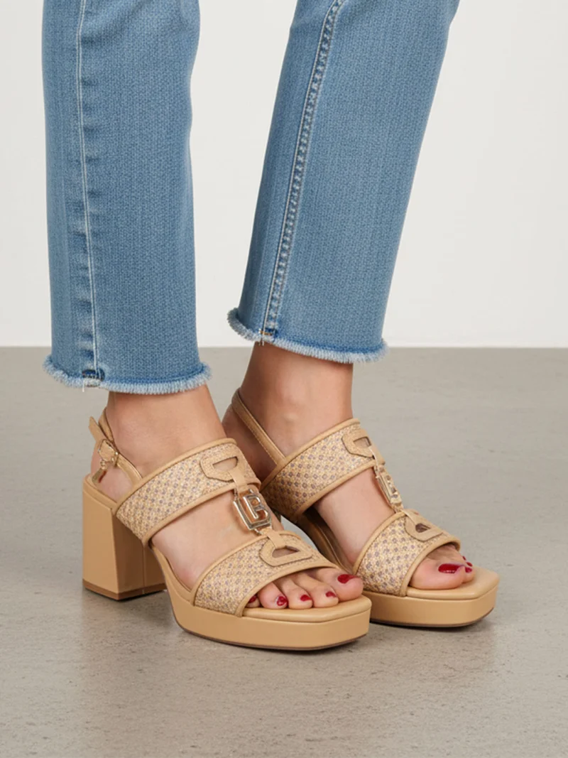 Sandali donna con tacco e plateau - nudo
