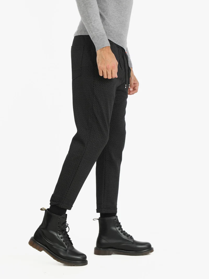 Pantaloni casul da uomo con coulisse e risvolto - nero
