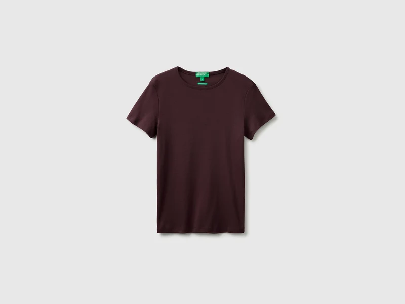 Schmal geschnittenes T-Shirt mit Rundhalsausschnitt