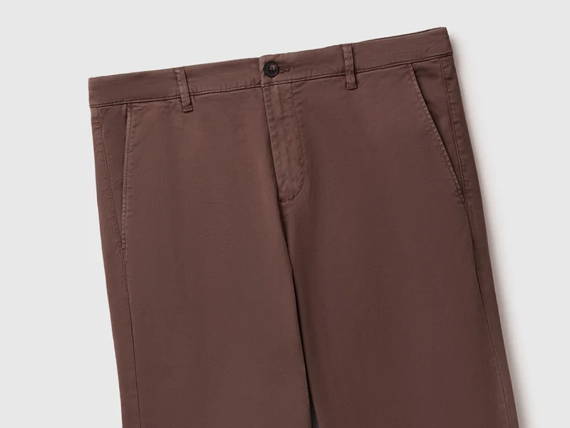 Schmal geschnittene Baumwollchinos