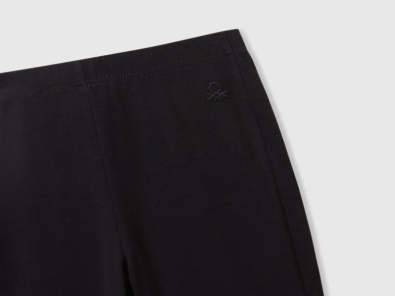 Ausgestellte Leggings aus Stretch-Baumwolle