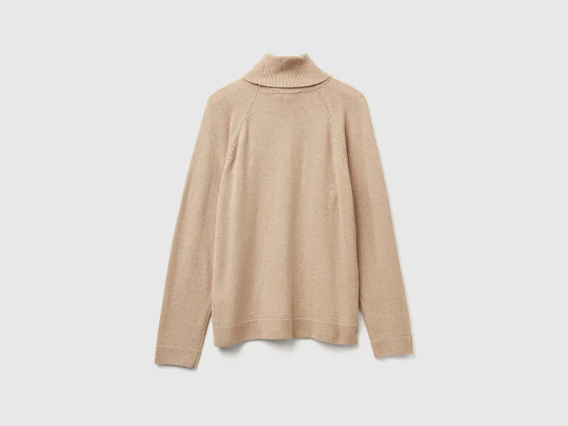 Beiger Rollkragenpullover aus Woll-Kaschmir-Mix