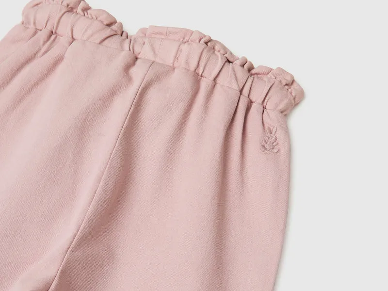 Hose mit Mini-Rüschen
