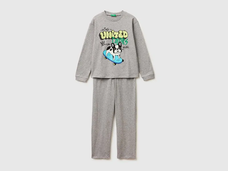 Weicher Pyjama mit Logodruck