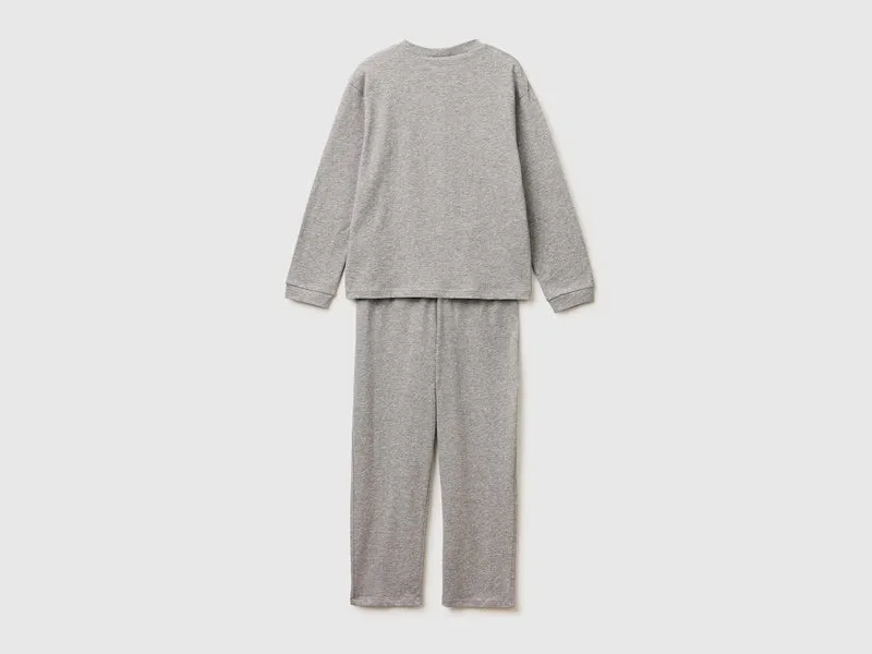 Weicher Pyjama mit Logodruck
