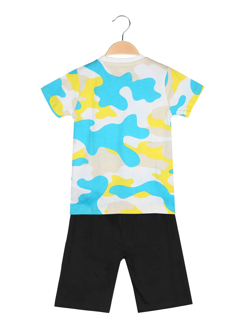Completo corto 2 pezzi da ragazzo con t-shirt mimetica e bermuda - bianco