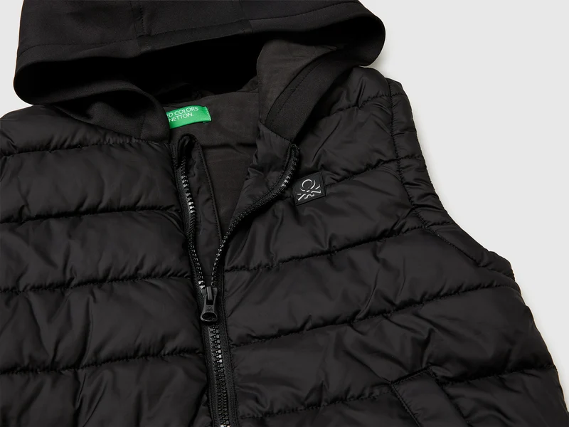 Jacke mit abnehmbaren Ärmeln