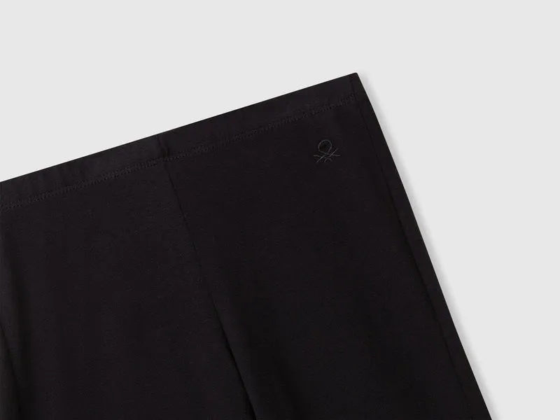 Leggings aus weicher Baumwolle mit ausgestelltem Bein
