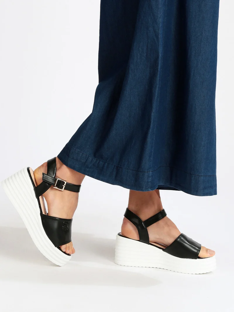 Sandali donna con zeppa e plateau - nero