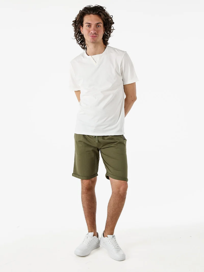 T-shirt da uomo in cotone con bottoncini sullo scollo - bianco