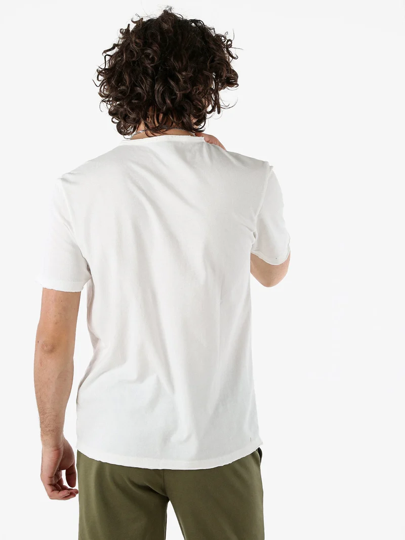 T-shirt da uomo in cotone con bottoncini sullo scollo - bianco