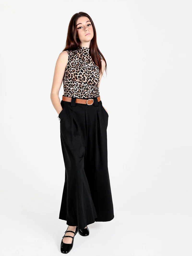 Pantaloni a palazzo da donna con cintura - nero