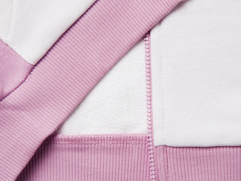 Sweatshirt mit Reißverschluss und Aufdruck