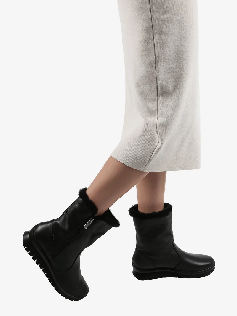 Stivaletti donna in pelle con interno in ecopelo - nero
