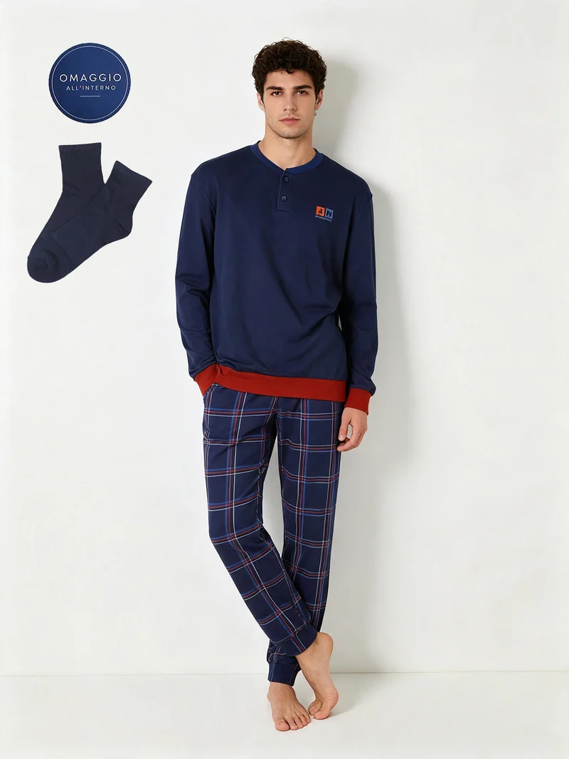 Pigiama lungo da uomo in cotone interlock con pantaloni a quadri e calze incluse - blu scuro