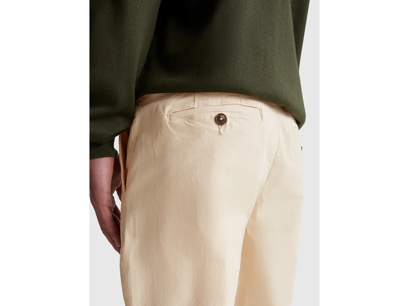 Straight-Fit-Chinos