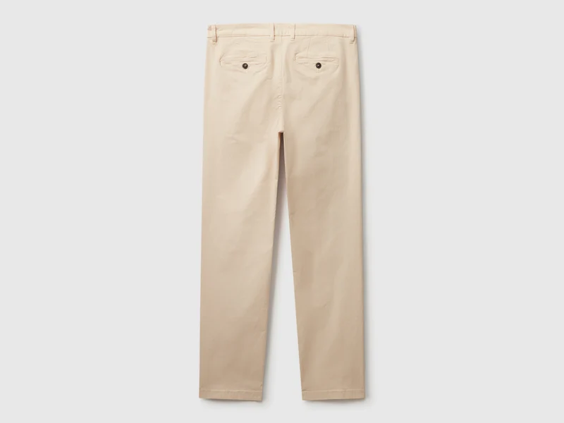 Straight-Fit-Chinos