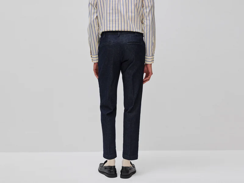 Schmal geschnittene Chino-Jeans