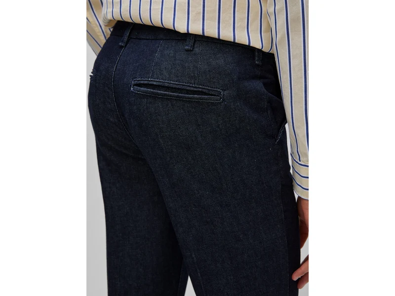 Schmal geschnittene Chino-Jeans