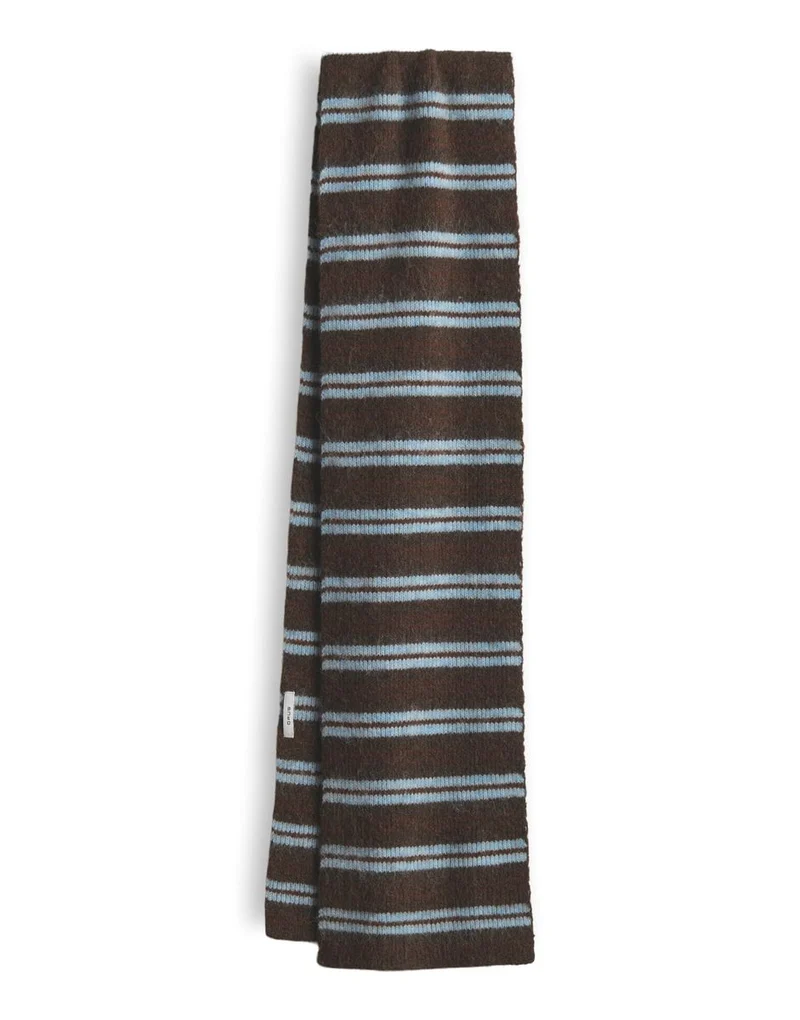 Atartan scarf