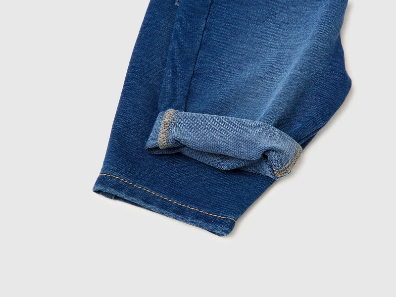 Jeans im Denim-Look