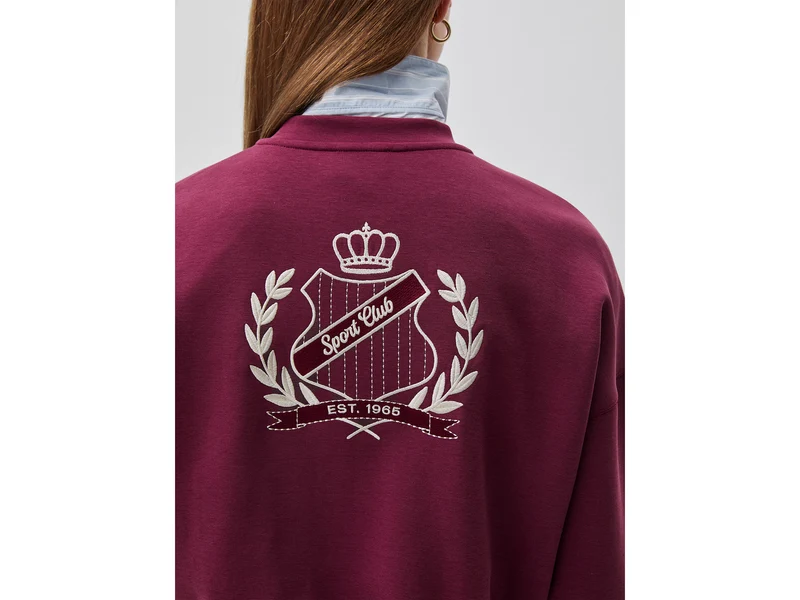 Kastenförmig geschnittenes Sweatshirt mit Wappen auf der Rückseite