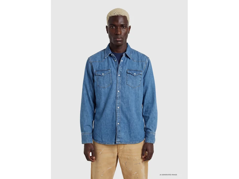 Helles Jeanshemd im Western-Stil