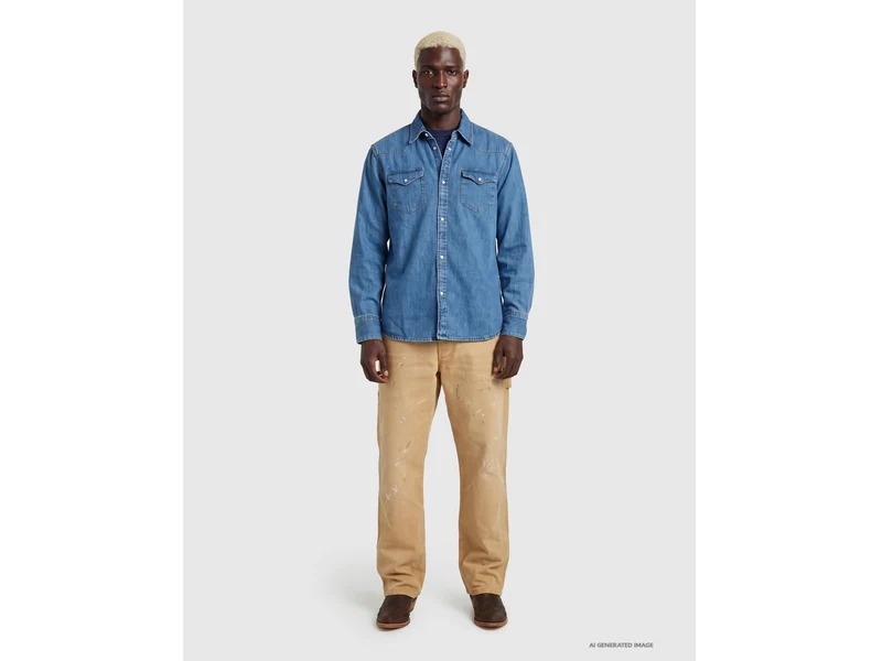 Helles Jeanshemd im Western-Stil