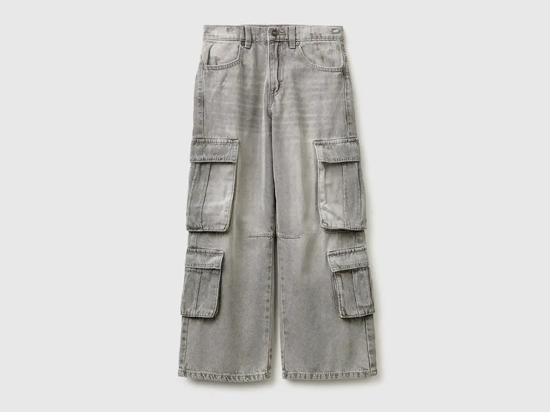 Weit geschnittene Jeans mit Taschen