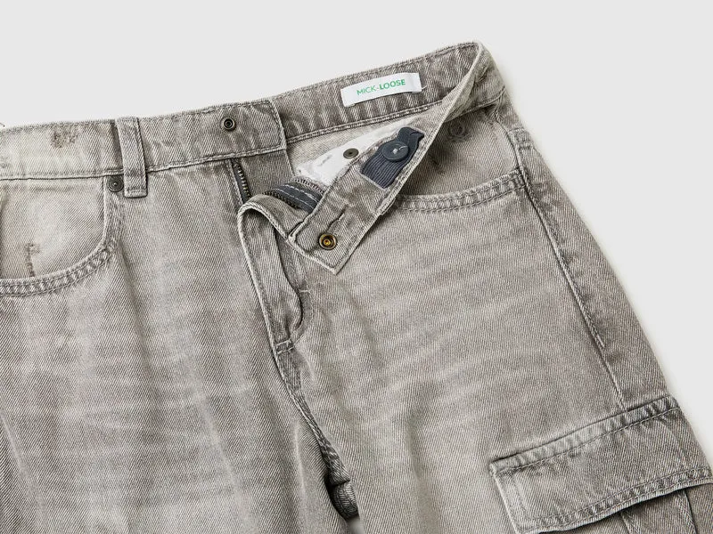 Weit geschnittene Jeans mit Taschen