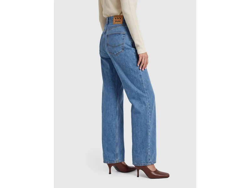 Jeans mit weiter Passform und heller Waschung