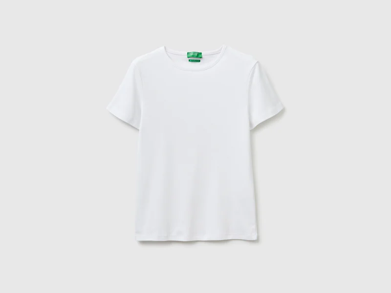 Schmal geschnittenes T-Shirt mit Rundhalsausschnitt