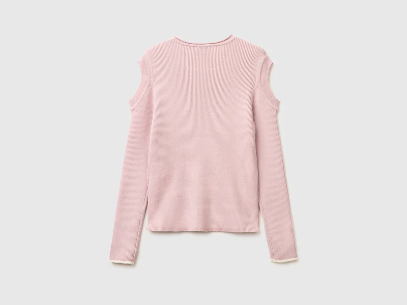 Pullover mit Ausschnitt