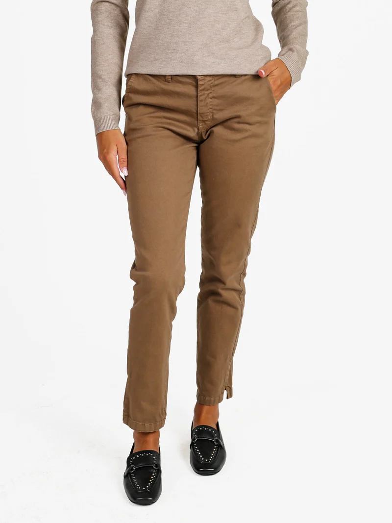 Pantaloni donna slim fit a vita bassa - marrone