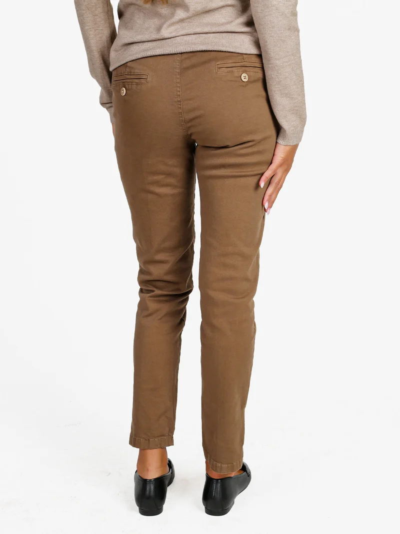 Pantaloni donna slim fit a vita bassa - marrone