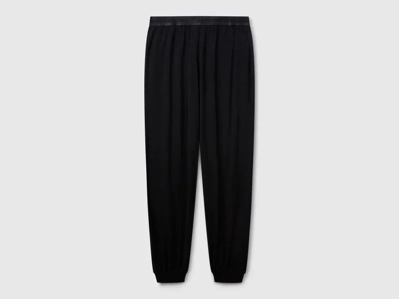 Hose aus Stretch-Modal