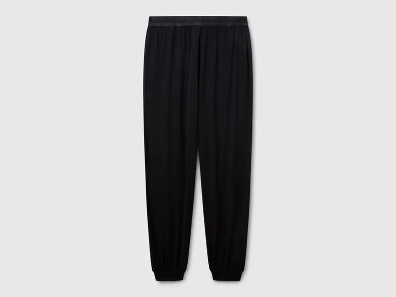 Hose aus Stretch-Modal