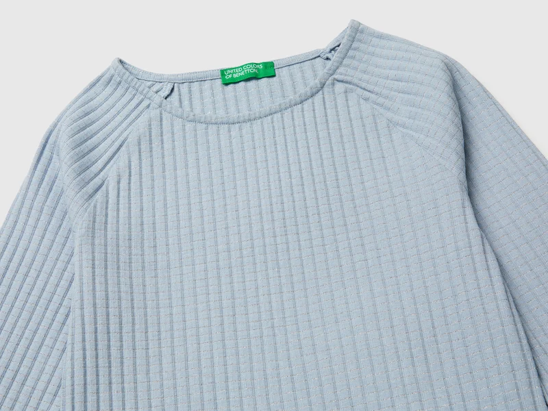 Geripptes T-Shirt mit U-Boot-Ausschnitt
