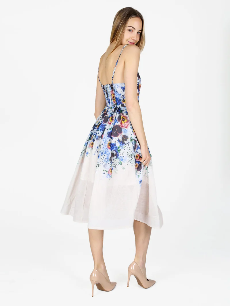Vestito da donna svasato con stampa floreale e spalline sottili - multicolore
